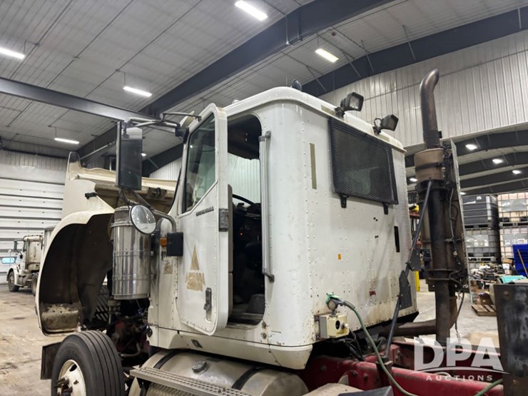 international-9900i-image-59