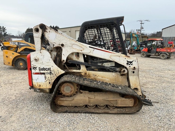 2016-bobcat-t740-image-2
