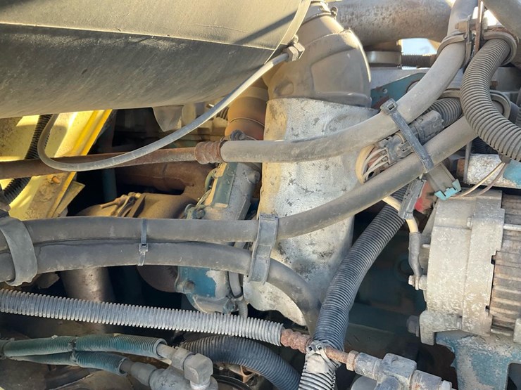 international-4900-image-65