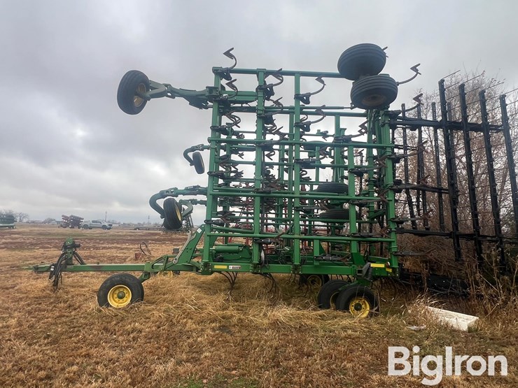 john-deere-2210-image-7