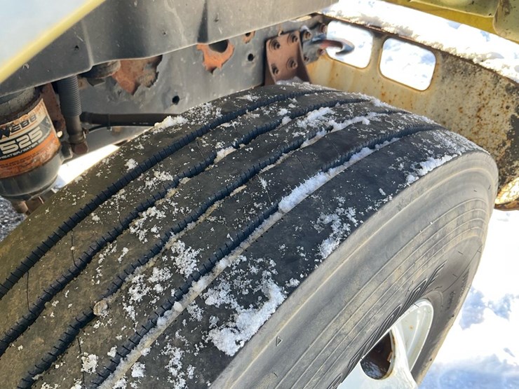 international-4900-image-48