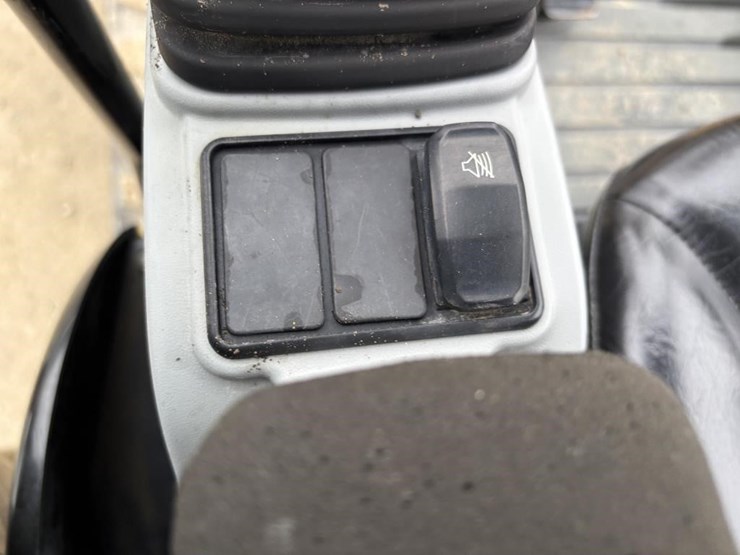 caterpillar-305.5e2-cr-image-33