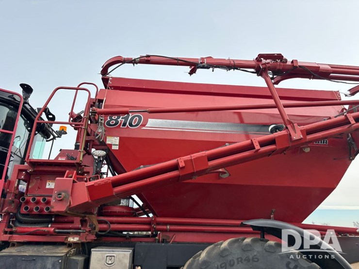 2018-case-ih-810-image-53