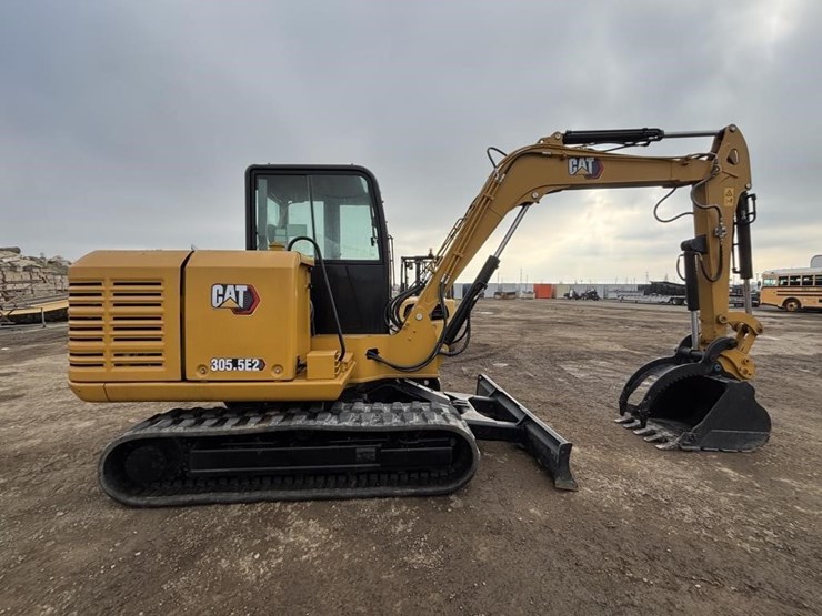 2023-caterpillar-305.5e2-image-7