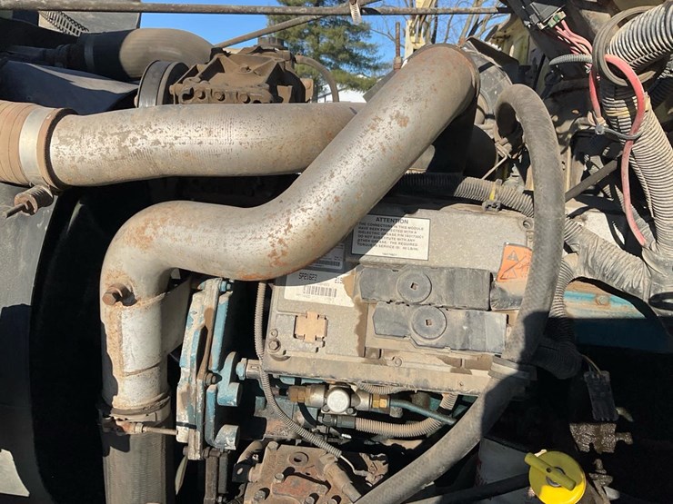 international-4900-image-55