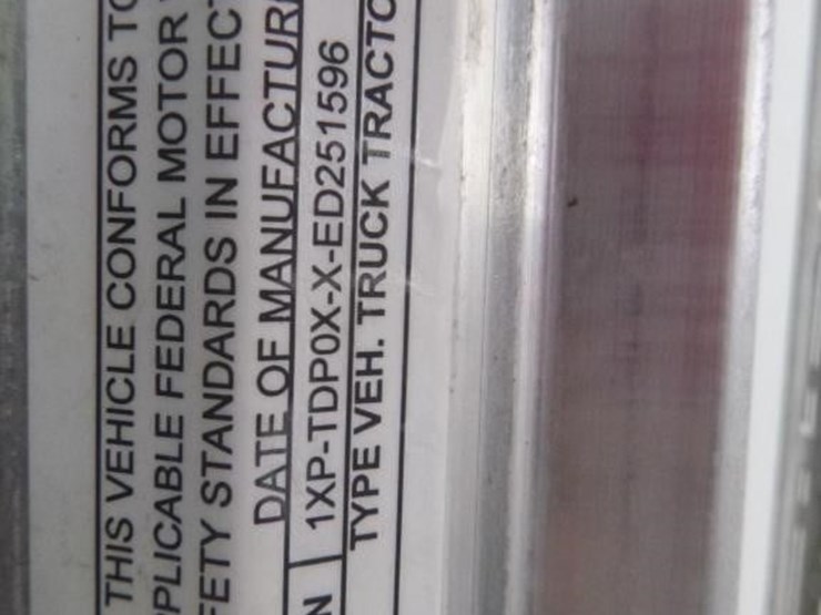 2014-peterbilt-367-image-30