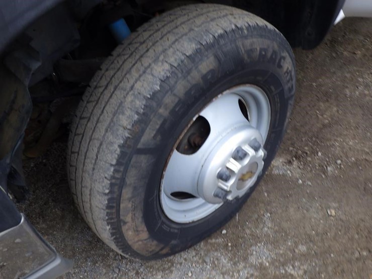 2003-chevrolet-3500-image-11