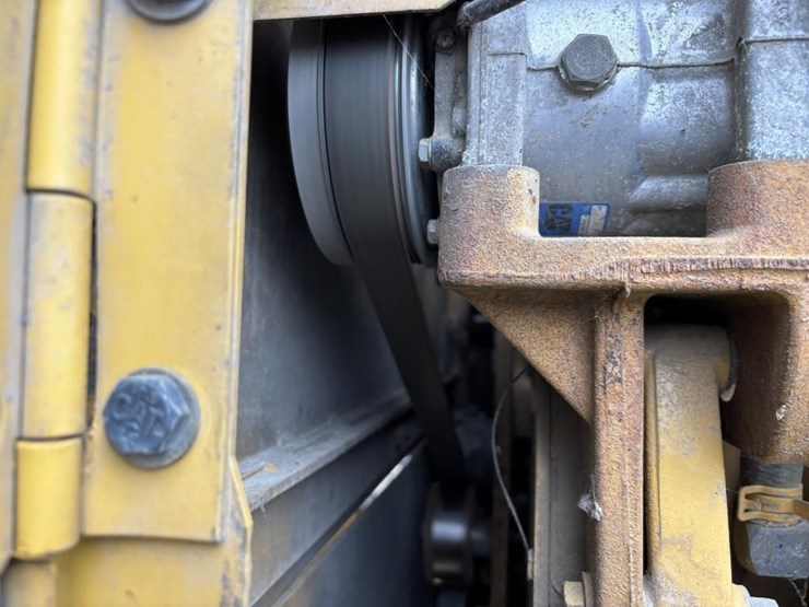 2006-caterpillar-143h-image-51