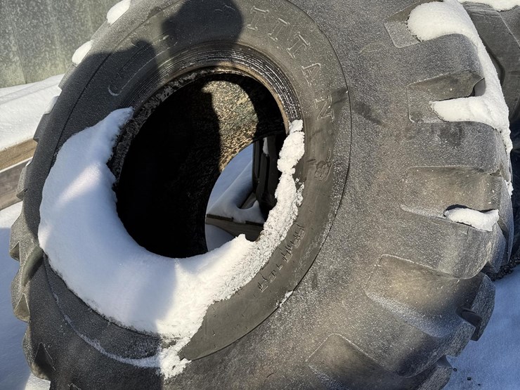 (3)-23.5-25-tires-image-2