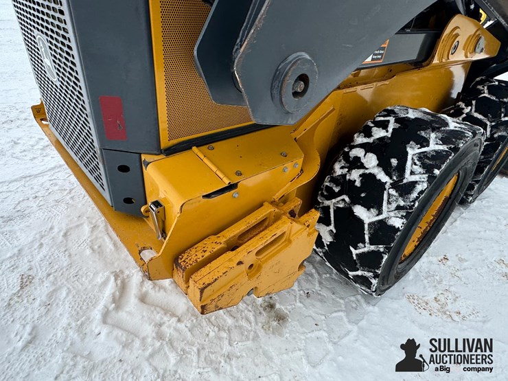 2018-deere-330g-image-19