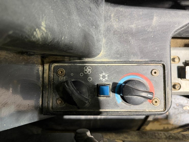 takeuchi-tl12-image-26