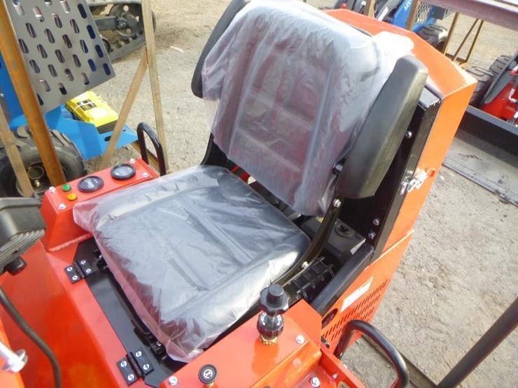 2025-agt-sda140w-skid-steer-loader-image-13