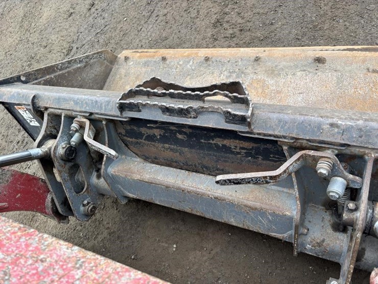 2016-takeuchi-tl8-image-11