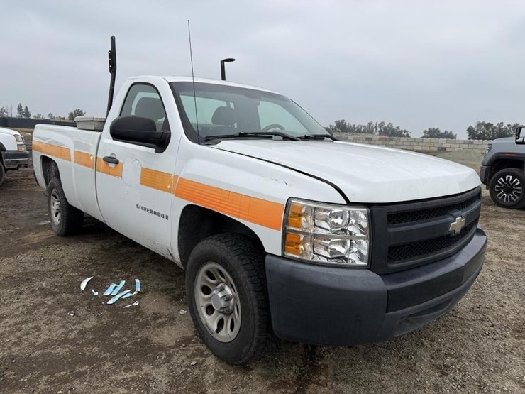 2008-chevrolet-1500-image-3