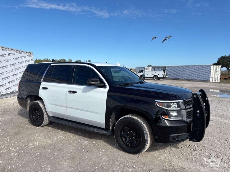 2019-chevrolet-tahoe-suv-image-1