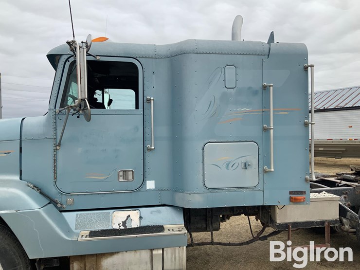 1992-freightliner-fld120-image-10