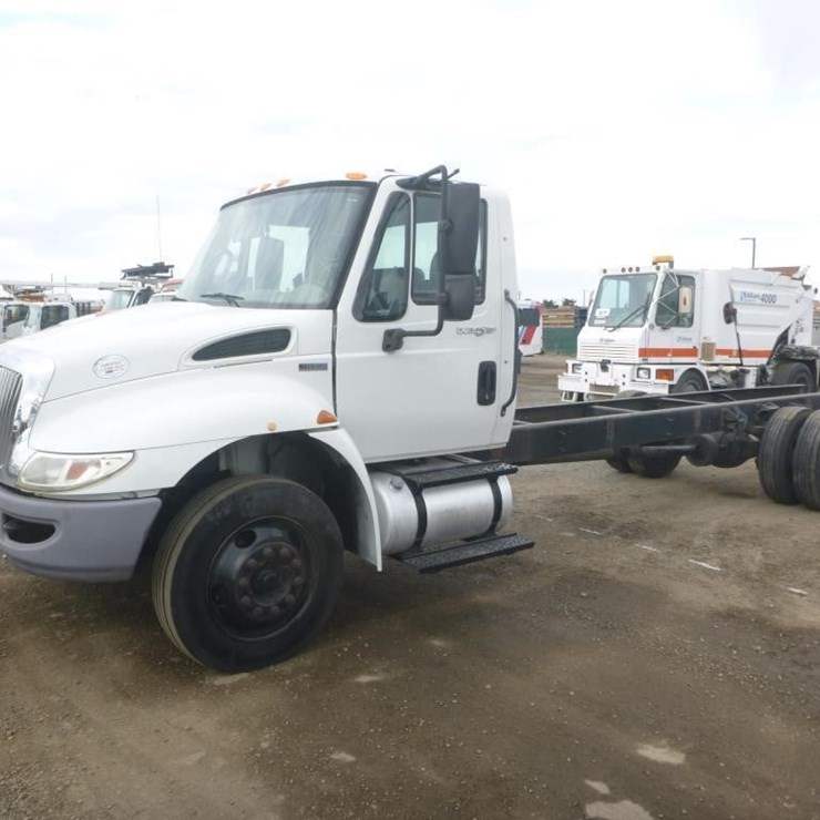 INTERNATIONAL 4300