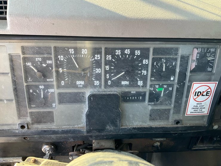 international-4900-image-74