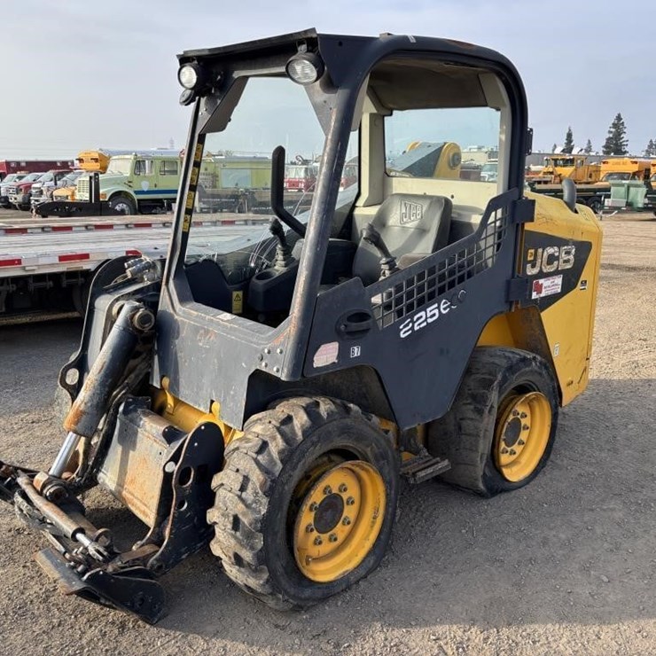 2012 JCB 225
