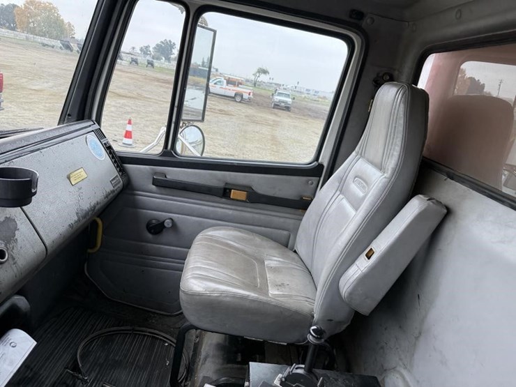 2001-caterpillar-3126-image-16