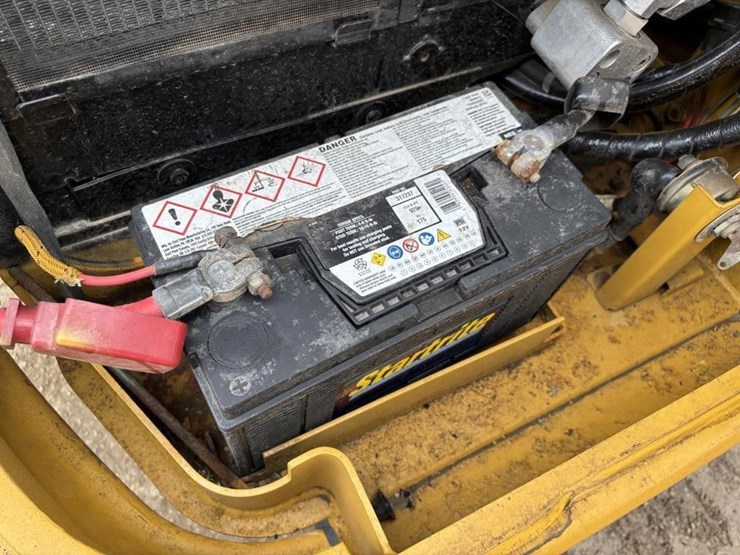 caterpillar-305.5e2-image-45