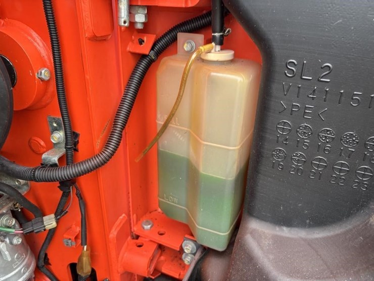 kubota-ssv75-image-34