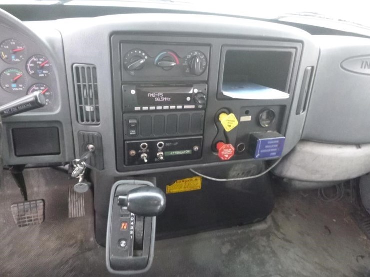 2004-international-durastar-4300-image-15