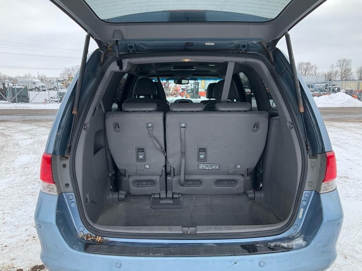 2010-honda-odyssey-touring-image-75