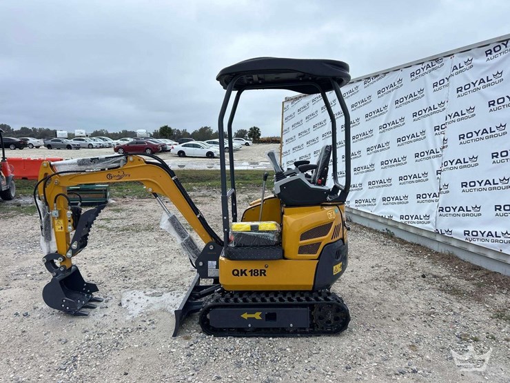 2025-cfg-industrial-qk18r-mini-excavator-image-16