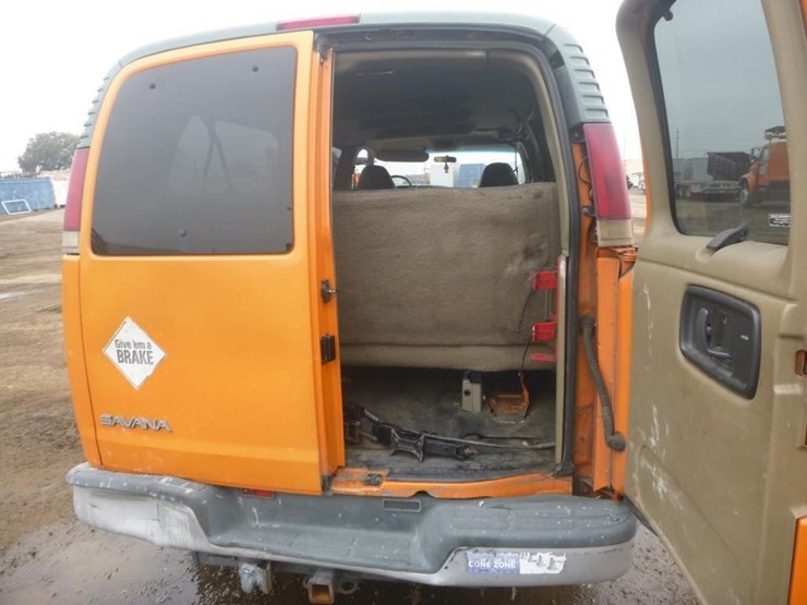 2000-gmc-3500-image-9