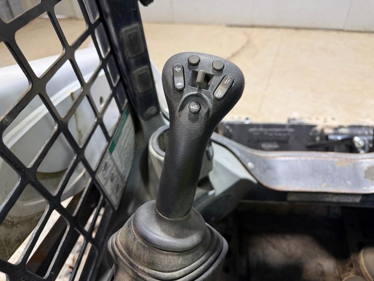 2019-bobcat-t595-image-19