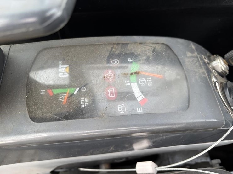 2023-caterpillar-305.5e2-image-35