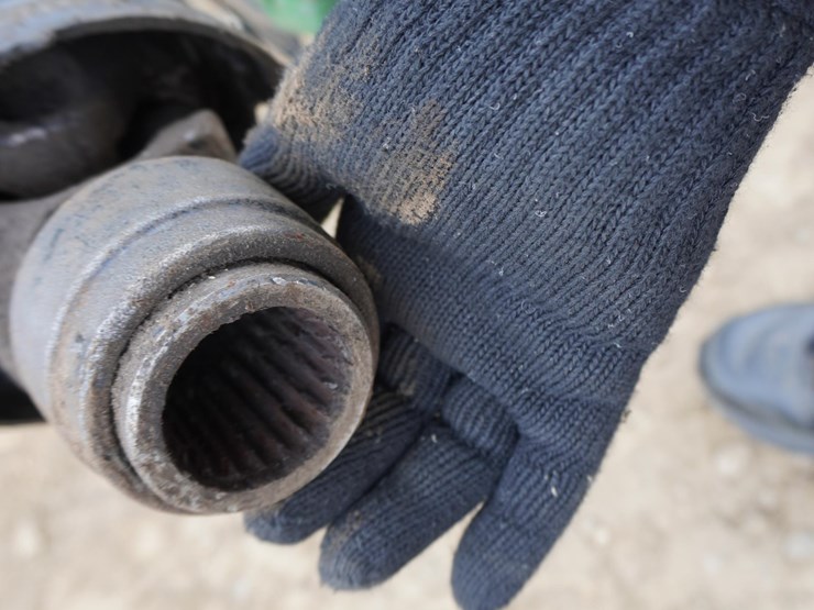 2024-john-deere-561m-image-10