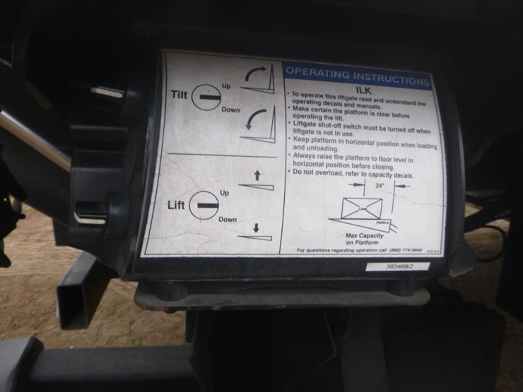 2016-ford-f650-xlt-image-9