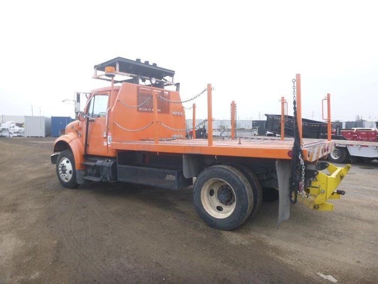 international-4900-image-4