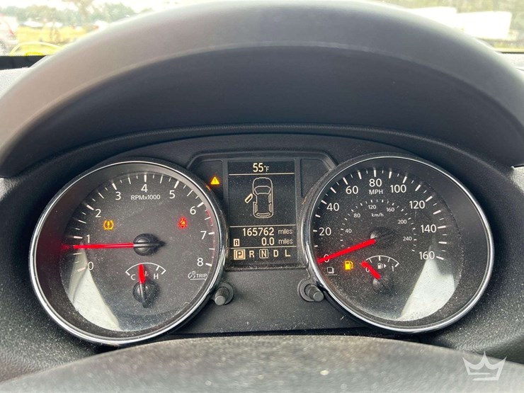 2014-nissan-rgue-suv-image-17