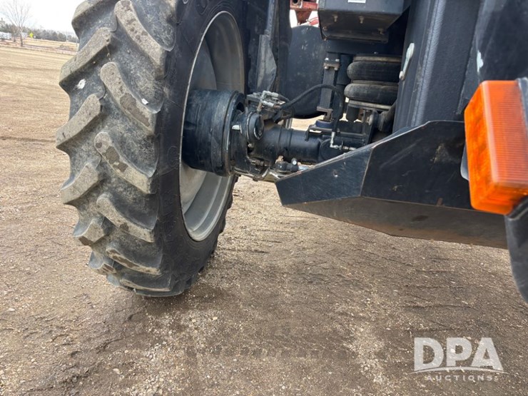 2018-case-ih-810-image-39