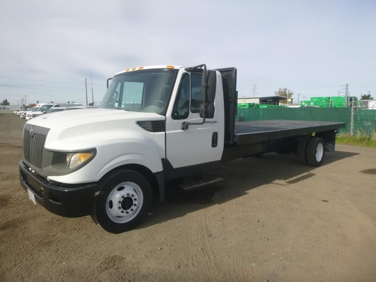 international-flatbed-dump-image-1