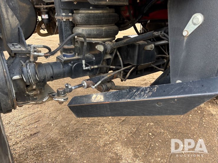 2018-case-ih-810-image-41