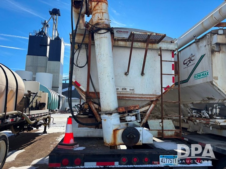 2007-neville-trailer-image-6