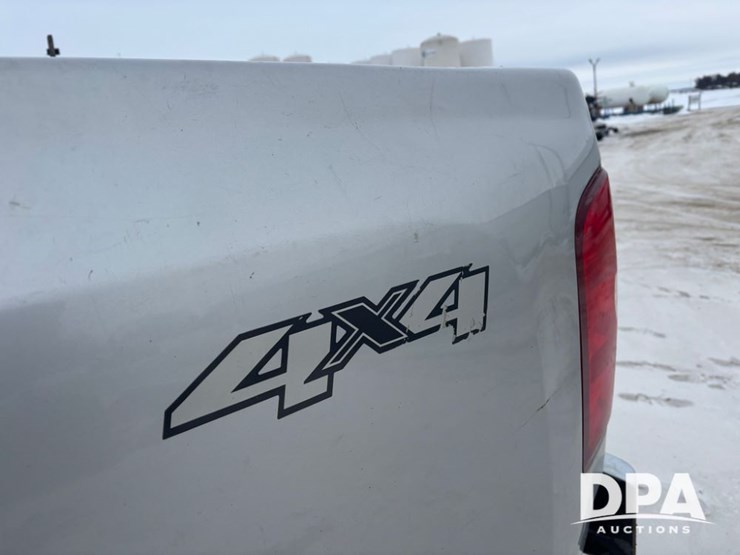 2011-chevrolet-3500hd-image-16