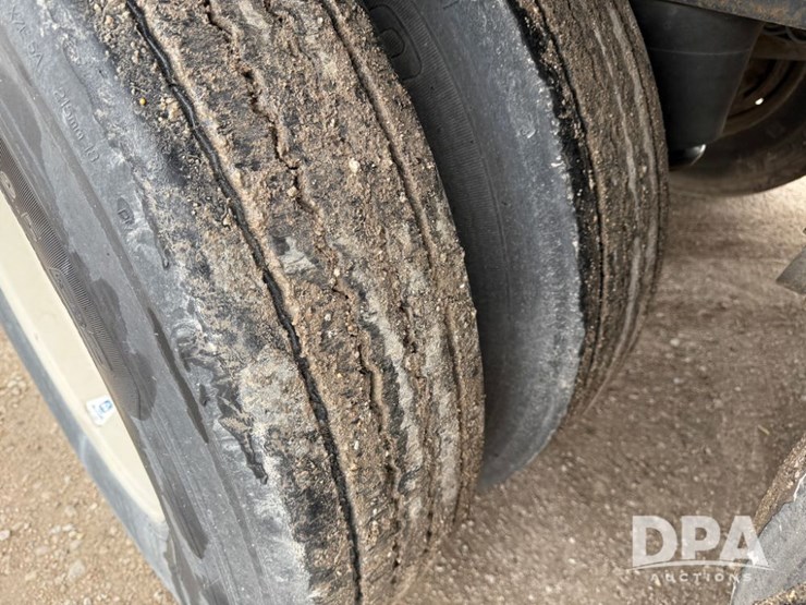 2016-timpte-grain-trailer-image-49