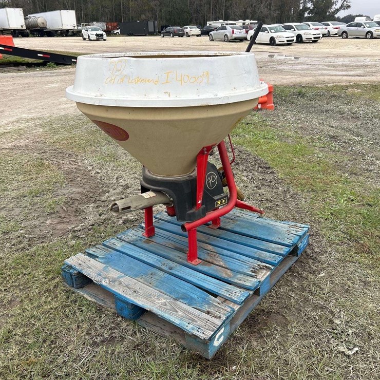 Kverneland PS203 Seed Spreader PTO Attachment