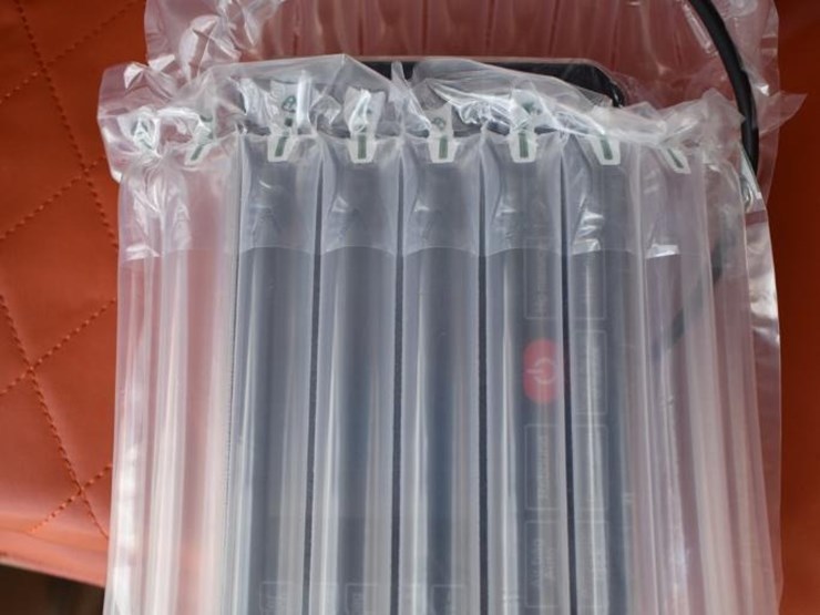 tpm-tpm-tp-z69full-body-massage-chair,-orange-&-white,-usb-port-image-6