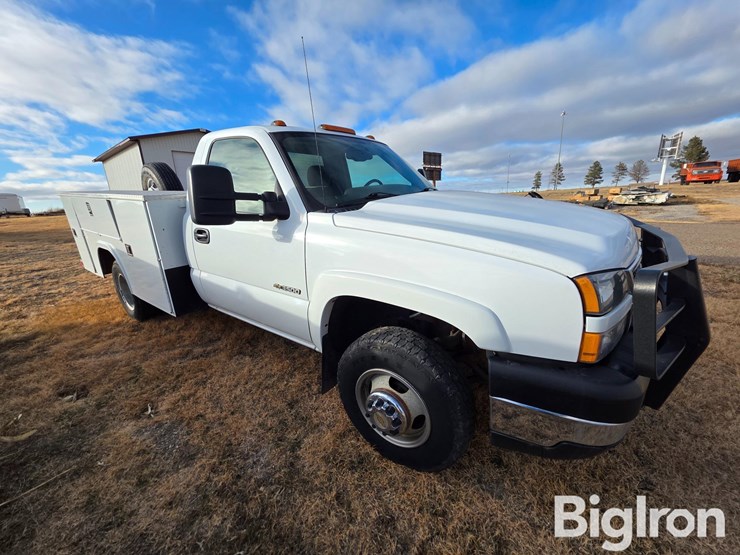 chevrolet-silverado-3500-image-3