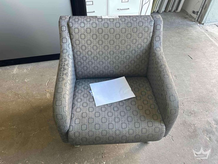 office-couches-and-chair-image-5