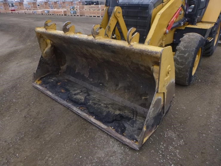 2021-caterpillar-415-il-image-9