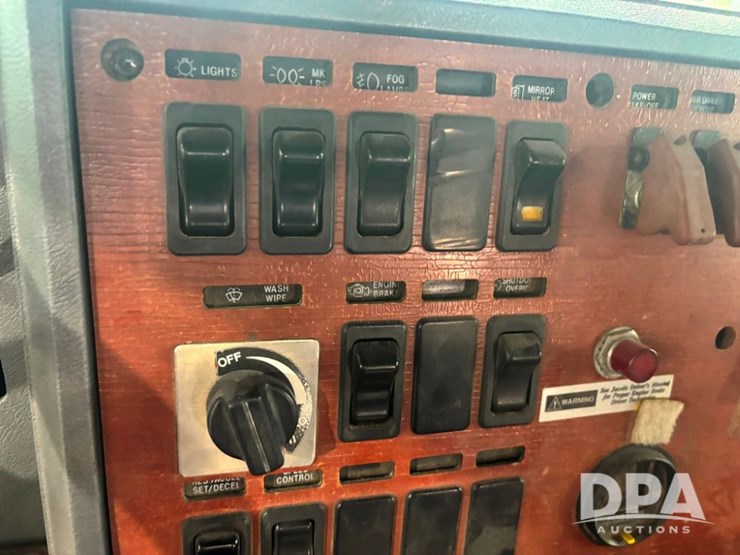 1993-mack-ch613-image-53