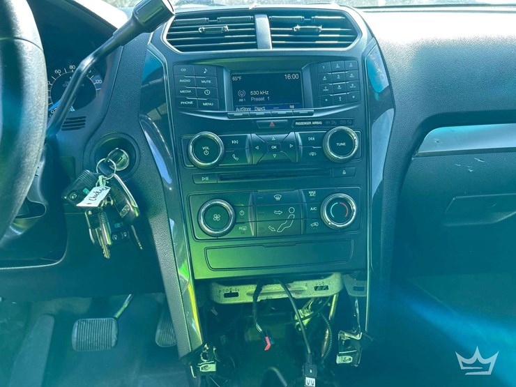 2018-ford-explorer-awd-suv-image-18