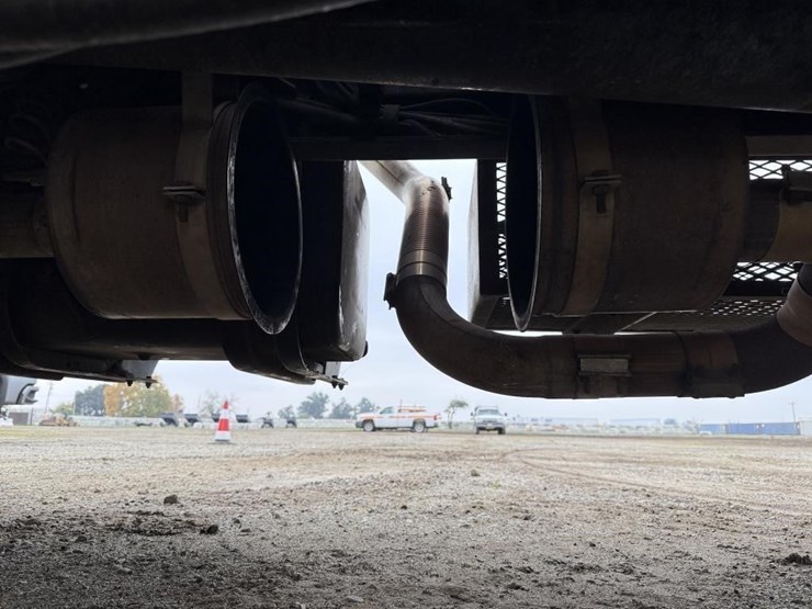 2001-caterpillar-3126-image-27